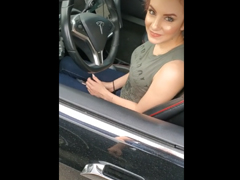 Autopilot Tesla řídí, já kouřím péro..