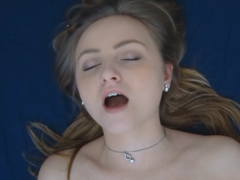 Česká teenka se hezky udělá vibrátorem