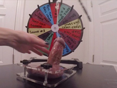 Čuráko-kolo štěstí a sexuálního mučení