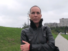 Fake Public Agent – na modeling jsem už trošku stará ne?