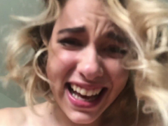 Samantha si užila vášnivou masturbaci i sex s přítelem