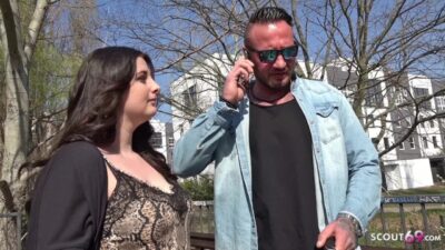 German Scout: Černovlasá teenka Elisa šoustá za peníze