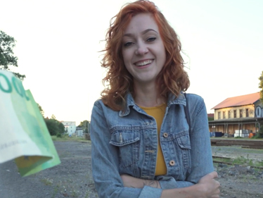 Rychlý prachy – po sexu u nádraží utíkají před policajty