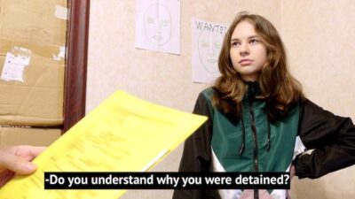 Teenka zaplatí klínem za krádež žetonů (Anna Sibster)