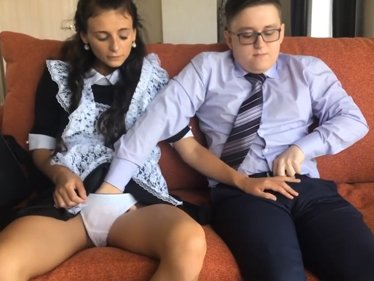 Mladí školáci zažívají poprvé vzrušení puberty