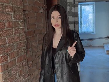 Šílená a psychicky nestabilní dívka mu orálně uspokojila péro