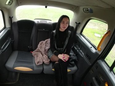Czech Casting – Oslovení od nevhodného taxikáře v autě